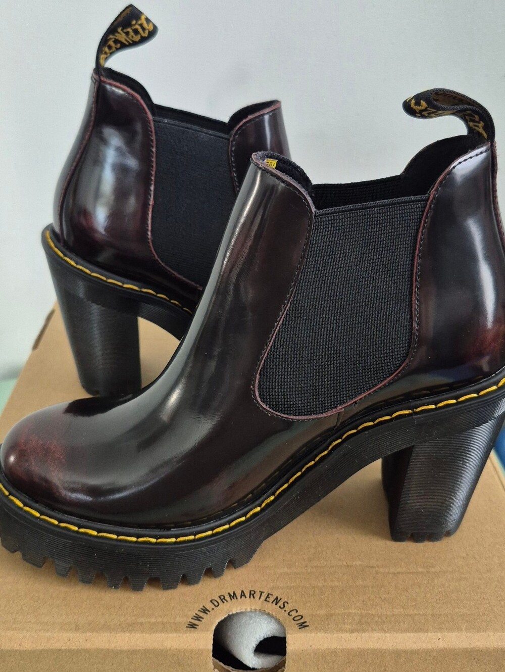 Dr. Martens Women's Hurston Cherry Red Arcadia Platform Boots Sz 6 Sty 23932600